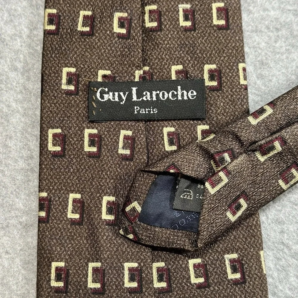 Vintage Guy Laroche‎ Silk Tie Brown Geometric Pattern Made Italy 59x3.75in NOTE